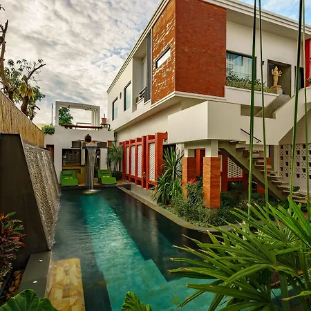 The Secret Corner Unique Residence