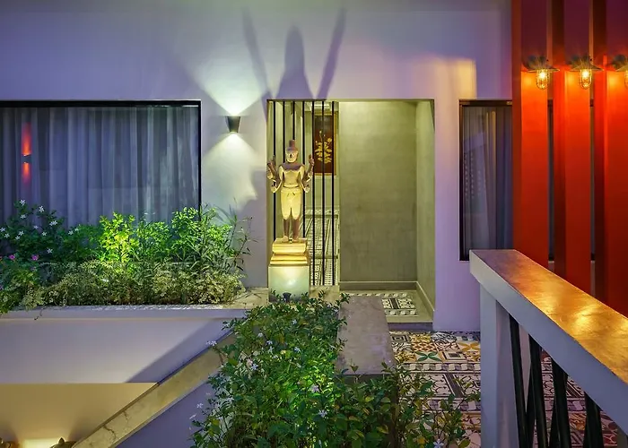 The Secret Corner Unique 4*